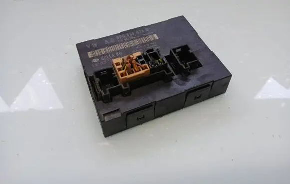 Audi A3 S3 8P Comfort/convenience module 8P0959433B 5DK00858345