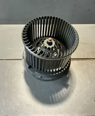 Toyota Aygo AB40 Heater fan/blower T918262