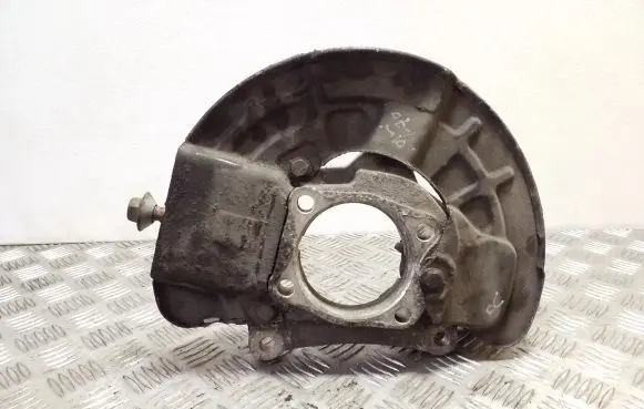 Volvo V70 Front wheel hub 9461944 P39960626