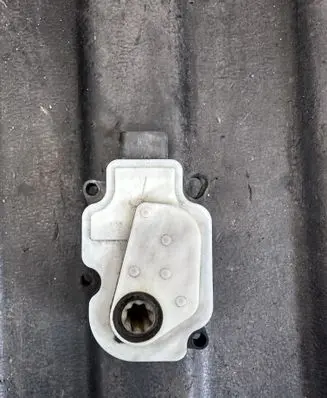 Volvo V60 Radiator active air flap actuator 111093203 A24051103312 19269633425