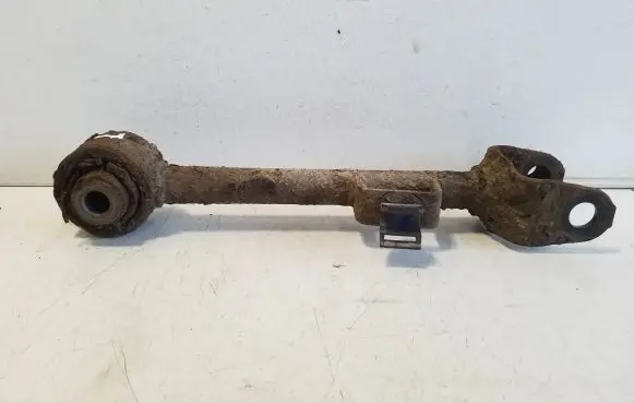Honda CR-V Rear control arm