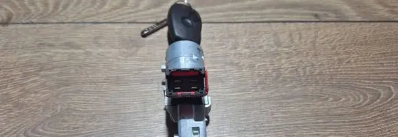 Renault Clio III Ignition lock 8200214168