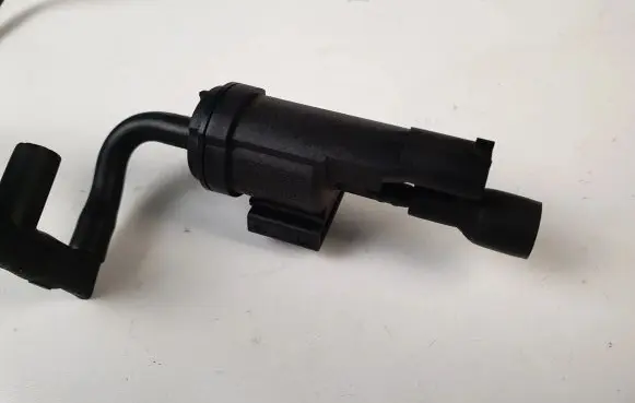 Mercedes-Benz CLA C117 X117 W117 Vacuum valve 0025407097
