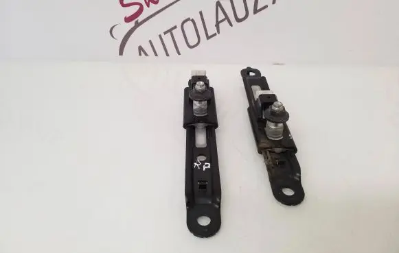 Toyota RAV 4 (XA30) Seat belt adjustment rail 