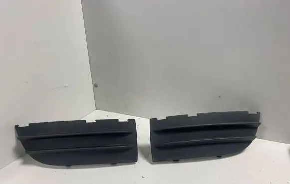 Volvo C30 Front bumper lower grill 30657198 30657197