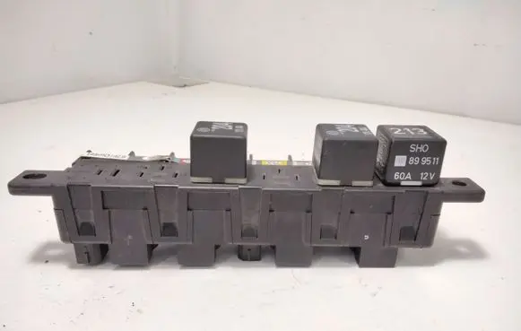 Audi A6 S6 C4 4A Fuse module 4A0941822 896046