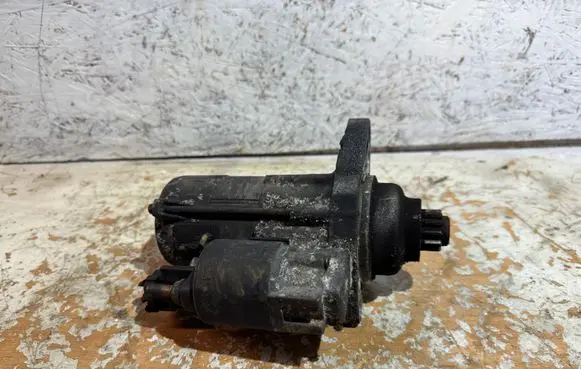Volkswagen PASSAT B6 Starter motor 02Z911023H