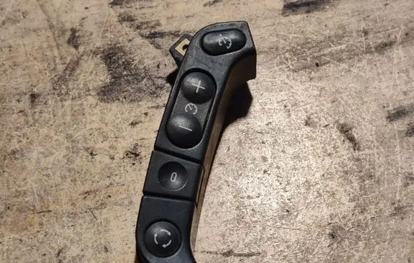 BMW 7 E38 Cruise control stalk 8352231