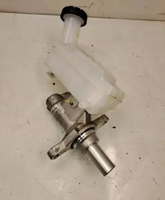 Brake fluid reservoir
