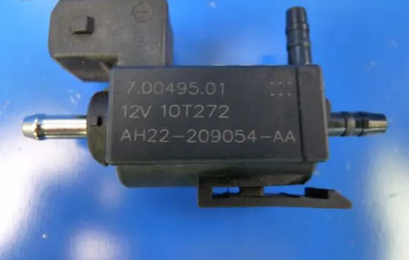 Jaguar XJ X351 Turbo solenoid valve AH22209054