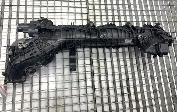 BMW 5 F10 F11 Intake manifold 7811909