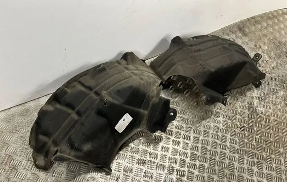 Rear arch fender liner splash guards