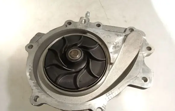 Mercedes-Benz C W205 Water pump A6512007201