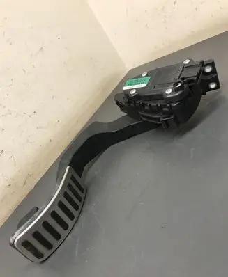 Volkswagen Phaeton Accelerator throttle pedal 3D1721503H