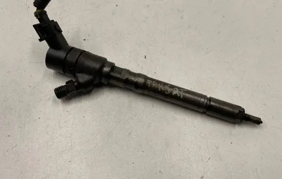 KIA Carens II Fuel injector 0445110064