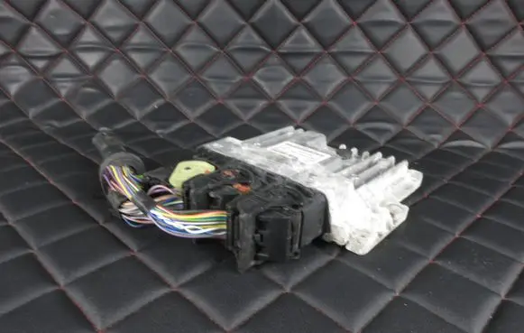Ford Focus Engine control unit/module ECU 28383937 BV6112A650AGK 97RI010012