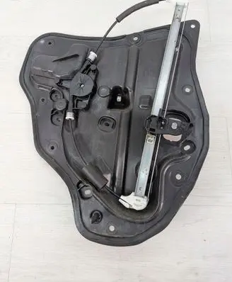 Mazda CX-3 Rear window lifting mechanism without motor D09L7397XA