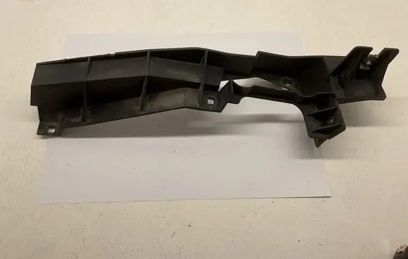 Land Rover Range Rover L322 Headlight/headlamp mounting bracket 7009236