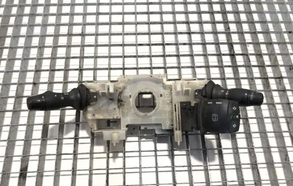 Wiper turn signal indicator stalk/switch