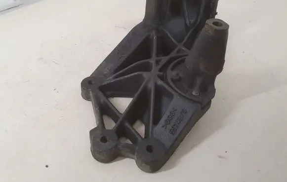 Ford Galaxy Engine mounting bracket 7M3199308