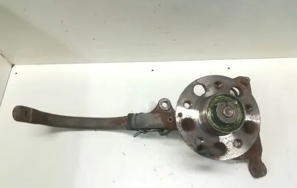 Mercedes-Benz E W211 Front wheel hub