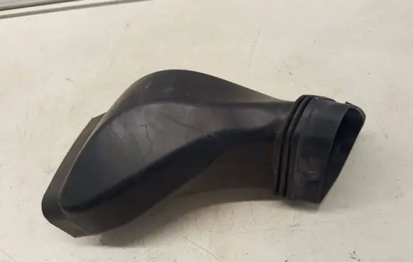 BMW 1 E81 E87 Air intake duct part 109912F 70316826