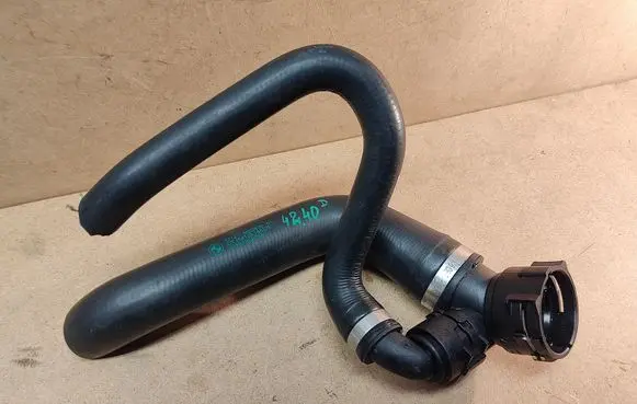 BMW 4 F32 F33 Engine coolant pipe/hose 8662837 17128662837 17128662836