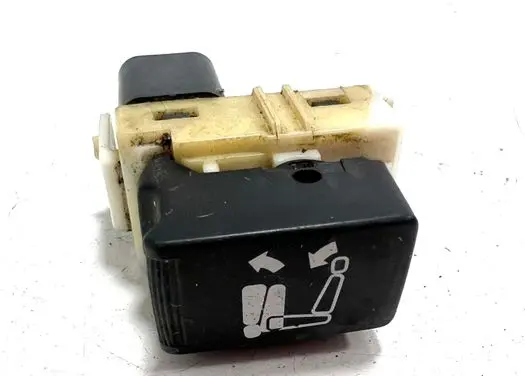 Mitsubishi Outlander Seat control switch 8610A048