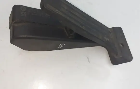 BMW 1 E81 E87 Accelerator throttle pedal 3542677093501 6PV00937920