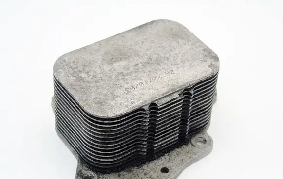 Ford Focus Engine oil radiator G8DACHO