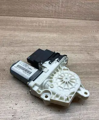 Volkswagen Touran I Rear door window regulator motor 1K0959704B 993425100