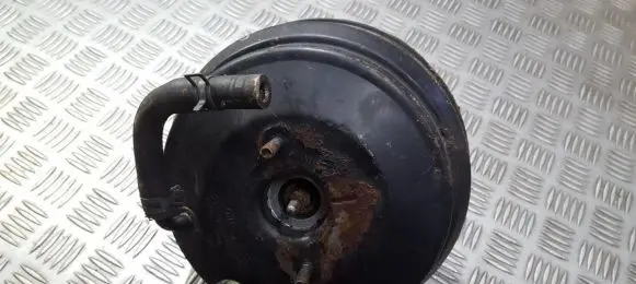 Mitsubishi Pajero Brake booster