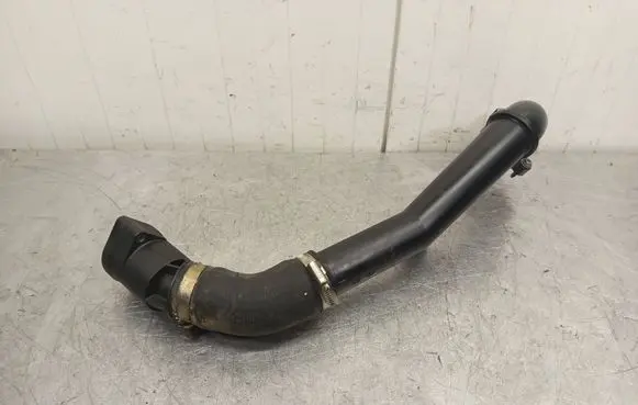 Volkswagen PASSAT B8 Turbo air intake inlet pipe/hose 04L145770
