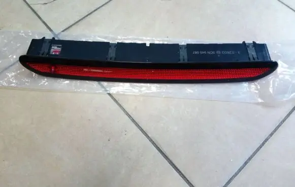 Volkswagen Golf VII Third/center stoplight 3CN945087