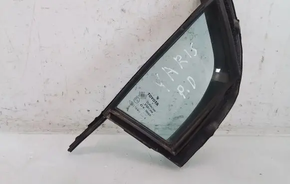 Toyota Yaris Front door vent window glass four-door 43R00097