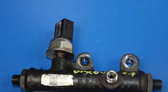 Land Rover Discovery 3 - LR3 Fuel main line pipe 4H2Q9CD66AC