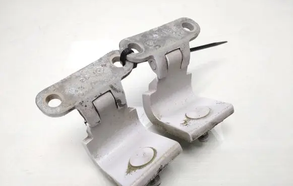Volkswagen Golf V Loading door hinge set 