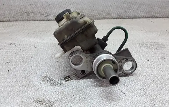 Renault Megane II Master brake cylinder 320671111