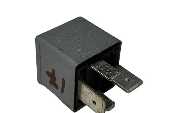 Skoda Fabia Mk1 (6Y) Other relay 191937503 V23134J52X208