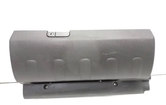 Glove box