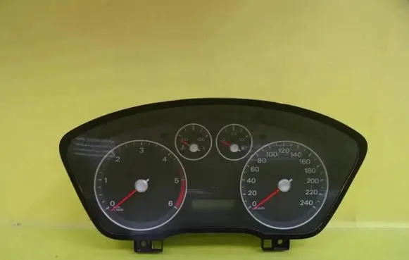 Ford Focus Speedometer (instrument cluster) 4M5T10849GS