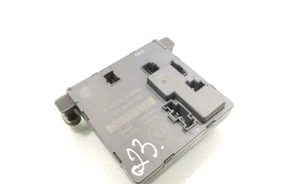 Mercedes-Benz E AMG W211 Door control unit/module 2118704026