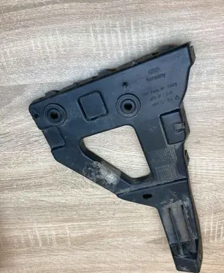 Audi A6 S6 C6 4F Front bumper mounting bracket 4F0807228