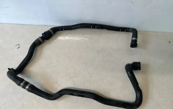 BMW 4 F32 F33 Engine coolant pipe/hose 8673993 8662837