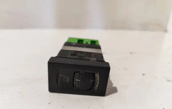 Volkswagen PASSAT B5 Seat heating switch 3B0963563C