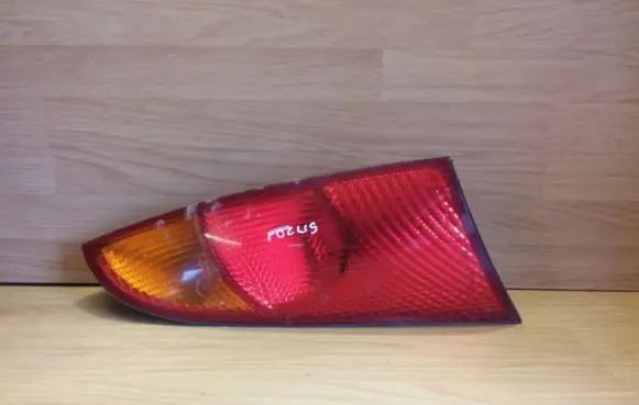 Ford Focus Rear/tail lights XS4X13404AE