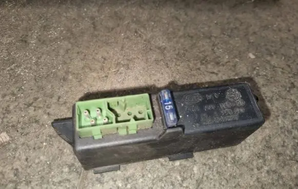 BMW 5 E34 Other relay 1378027