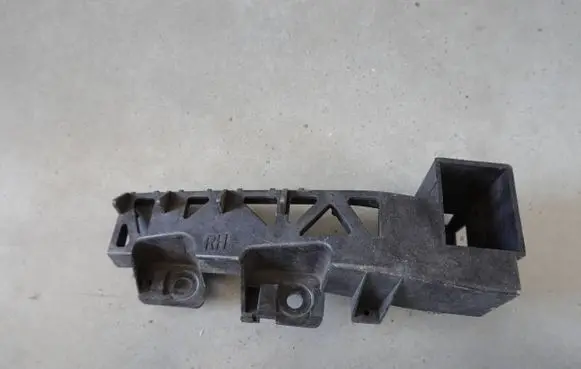 Mazda 5 Headlight/headlamp mounting bracket C23550151