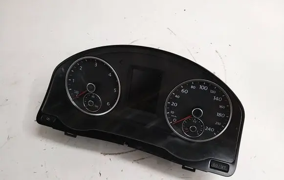 Volkswagen Tiguan Speedometer (instrument cluster) 5N0920882C VD104801 1173931275