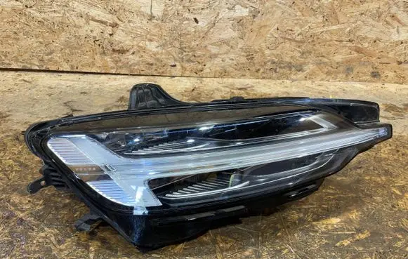 Volvo V60 Headlight/headlamp 32420508 S2503P085